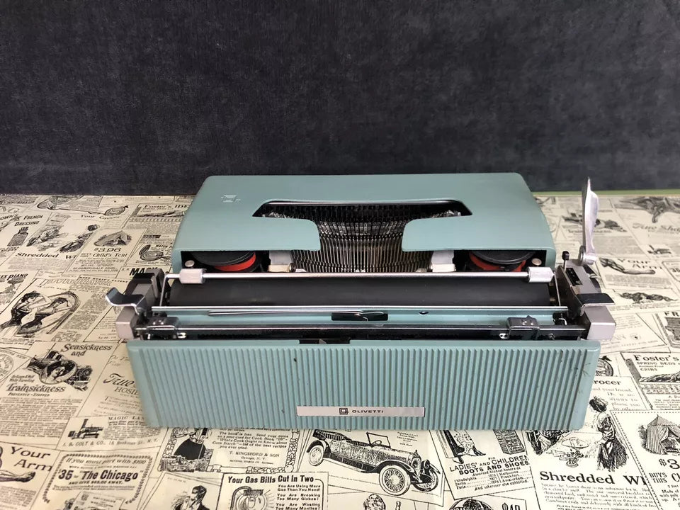 Macchina Da Scrivere Olivetti Lettera 32 Vintage Epoca Con Custodia Funzionante