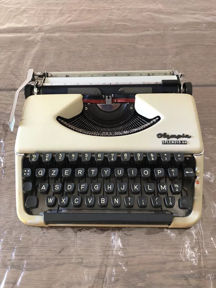 Macchina Da Scrivere Olympia Splendid 66 Vintage Con Custodia Anni 60 Germania