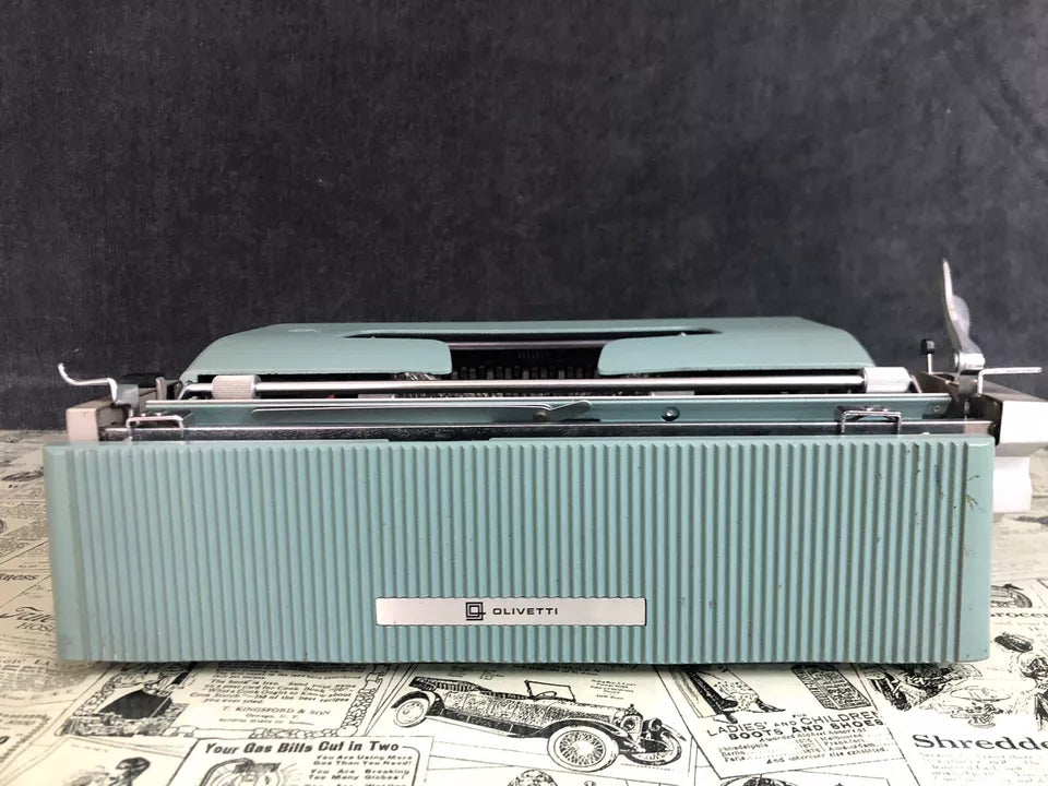 Macchina Da Scrivere Olivetti Lettera 32 Vintage Epoca Con Custodia Funzionante
