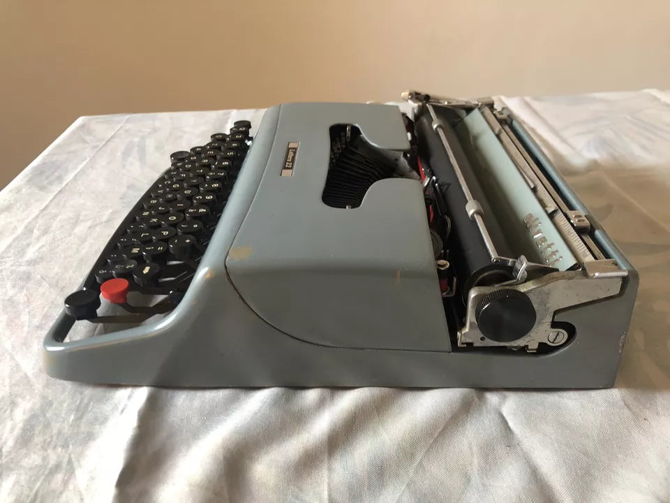 Macchina Da Scrivere Olivetti Lettera 22 PRIMA SERIE 934810 Targa In Metallo