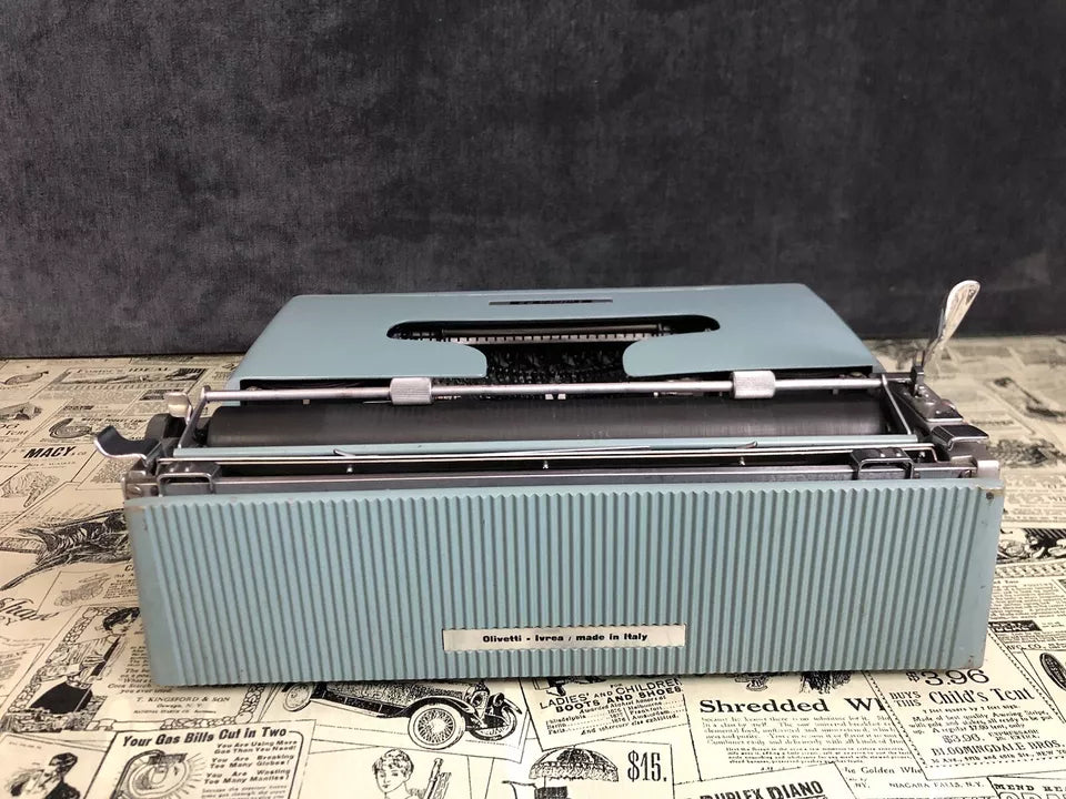 Macchina Da Scrivere Olivetti Lettera 22 Vintage Epoca Anni ‘50 Azzurro