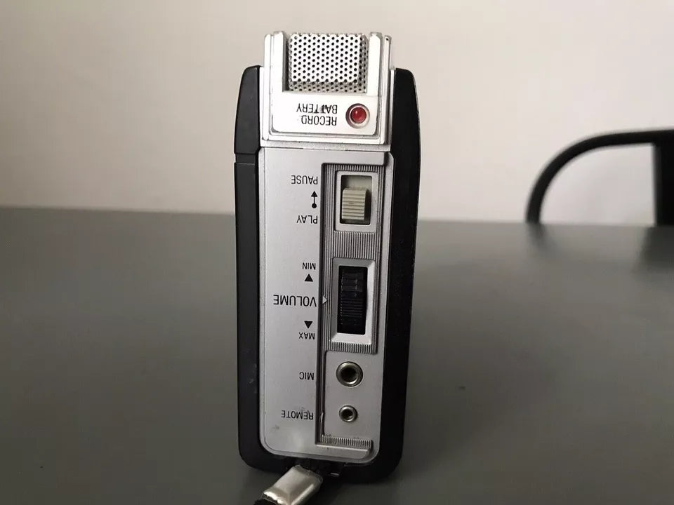 Registratore Portatile Sanyo M-1001 Vintage Epoca Musicassette non funzionante per pezzi di ricambio