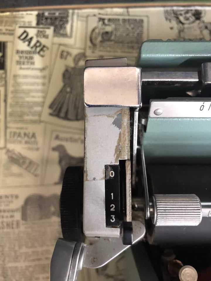 Macchina Da Scrivere Olivetti Lettera 32 Vintage Epoca Con Custodia Funzionante